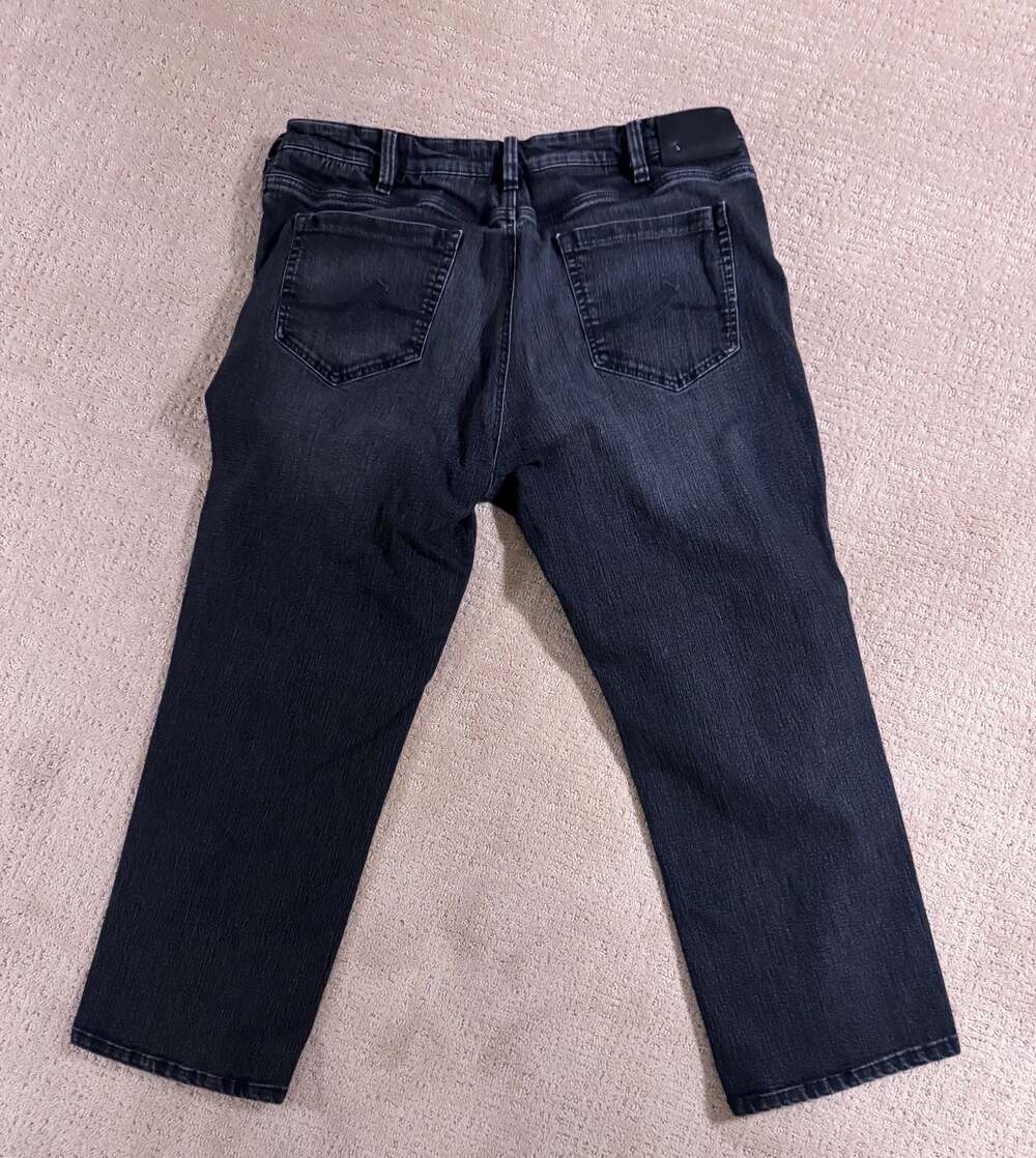 34 Heritage Charisma Comfort-Rise Classic Black Jeans 40/32